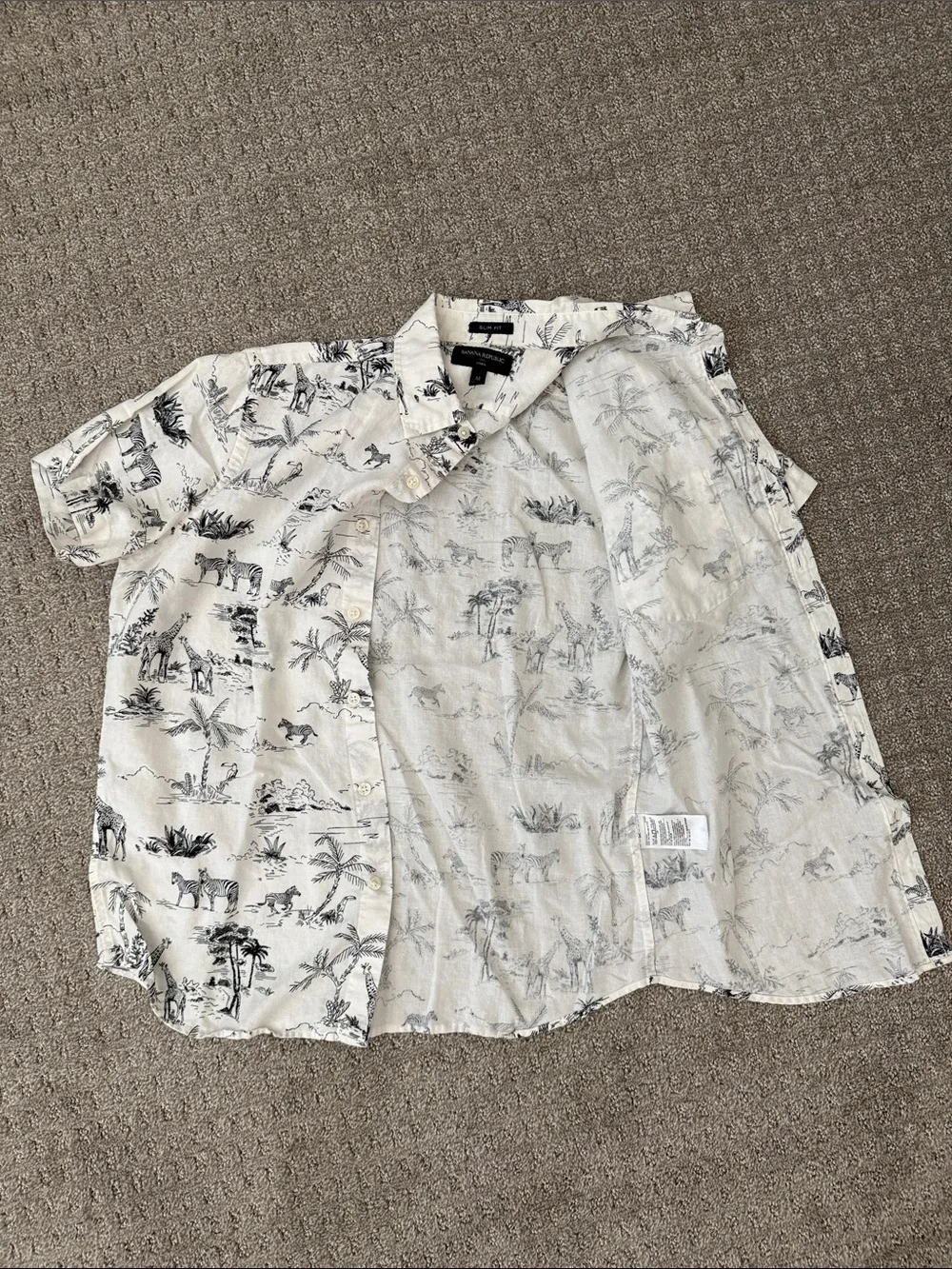 Banana Republic White Short Sleeve Button-Down Shirt with Black Safari Sketch